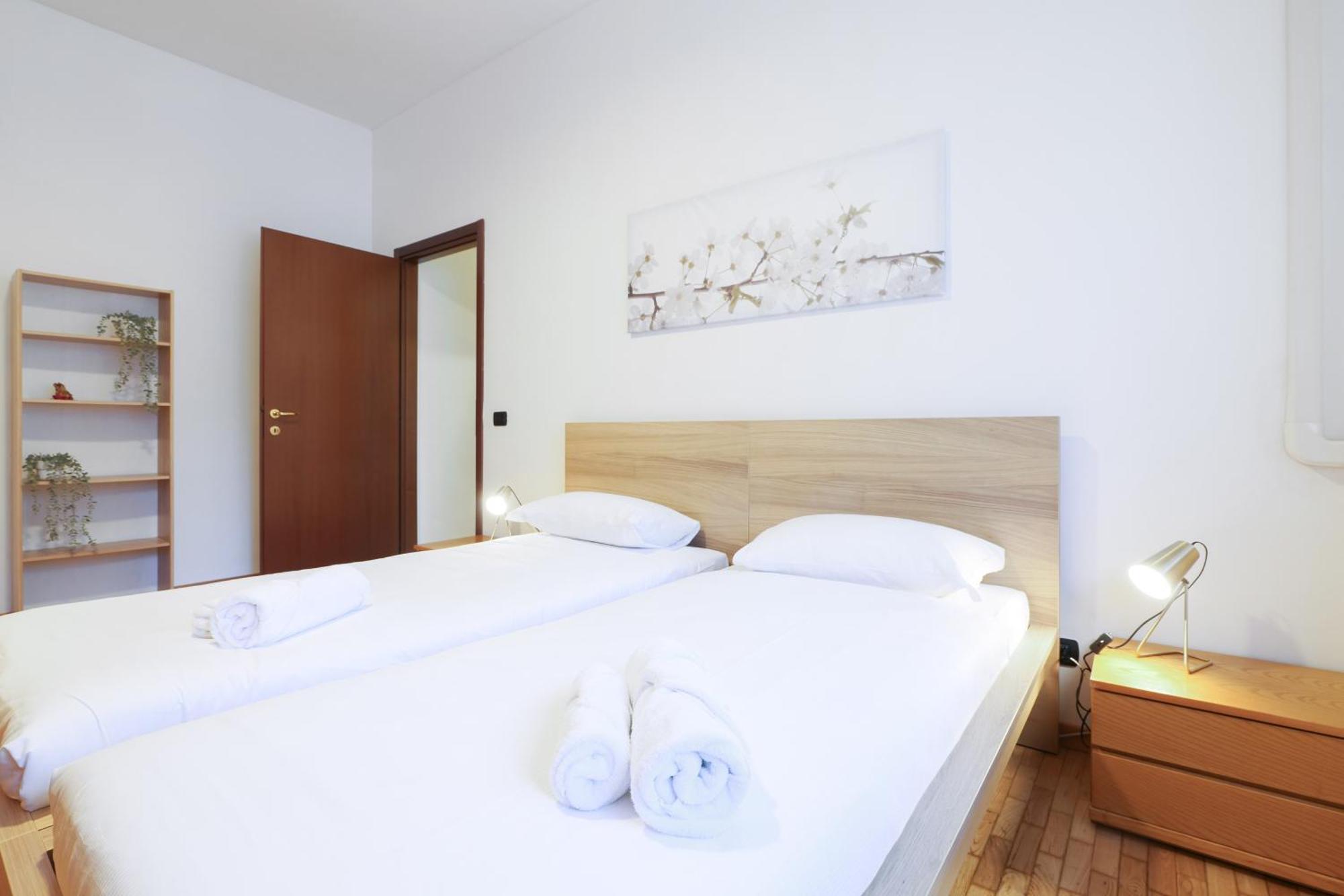 Primopiano - Venezuela Apartment Milan Bagian luar foto